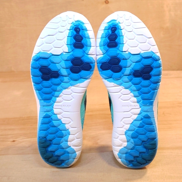 Nike Women's Flex Furry 7 Green Athletic Shoes - Picture 8 of 10